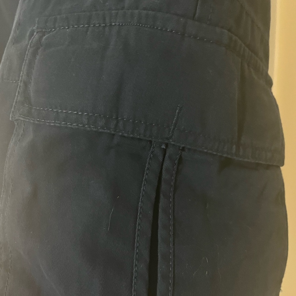 Dockers men’s 40” waist NWT. Navy blue cargo shorts. Smoke free home. - Picture 7 of 8